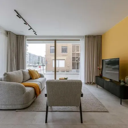 Cozy With Terrace In Ostend- New *